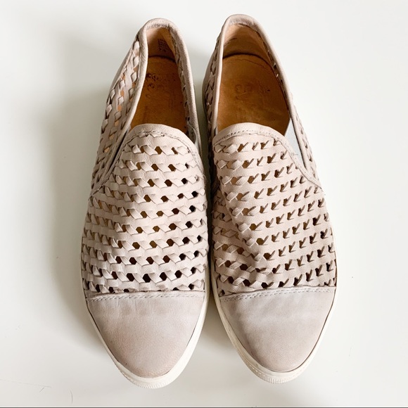 Seychelles Latest Fashion Sneaker - Picture 2 of 13